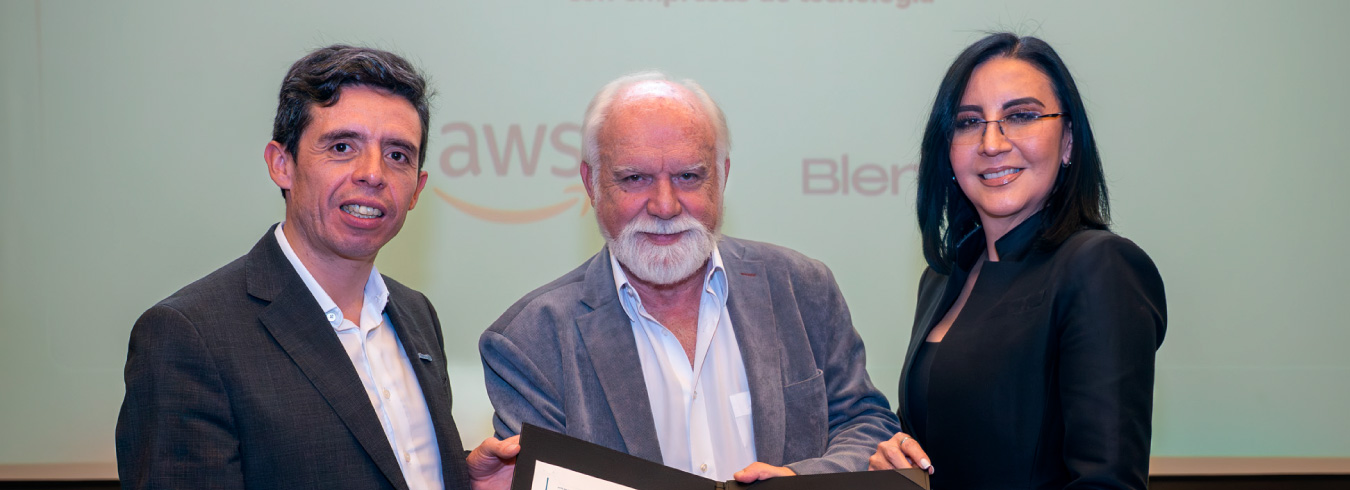 Foto director ADRES con AWS Foto director ADRES con AWS