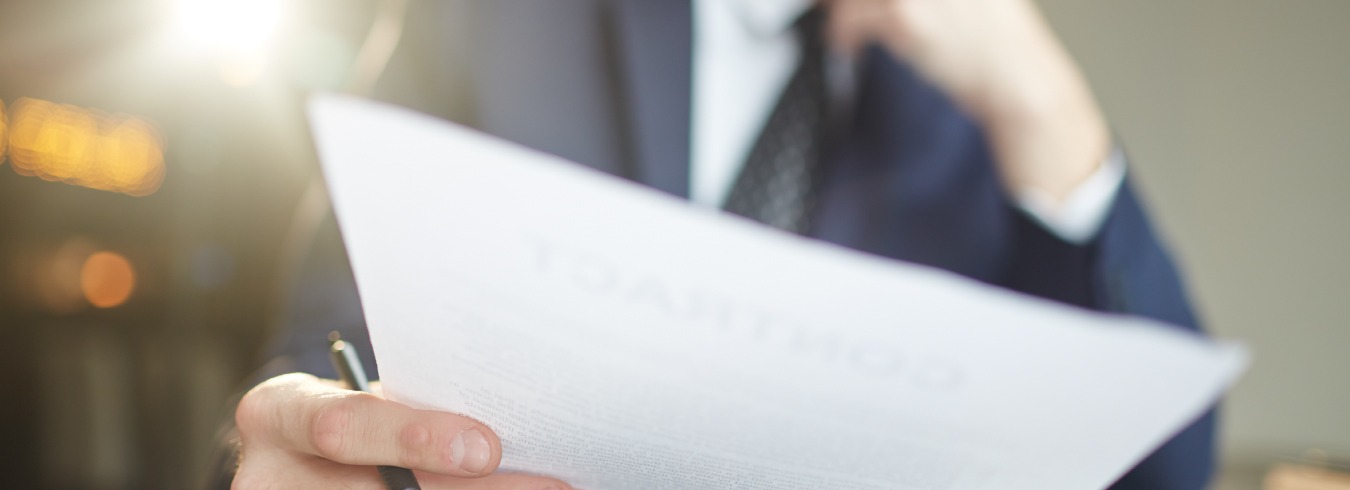 foto persona con documento